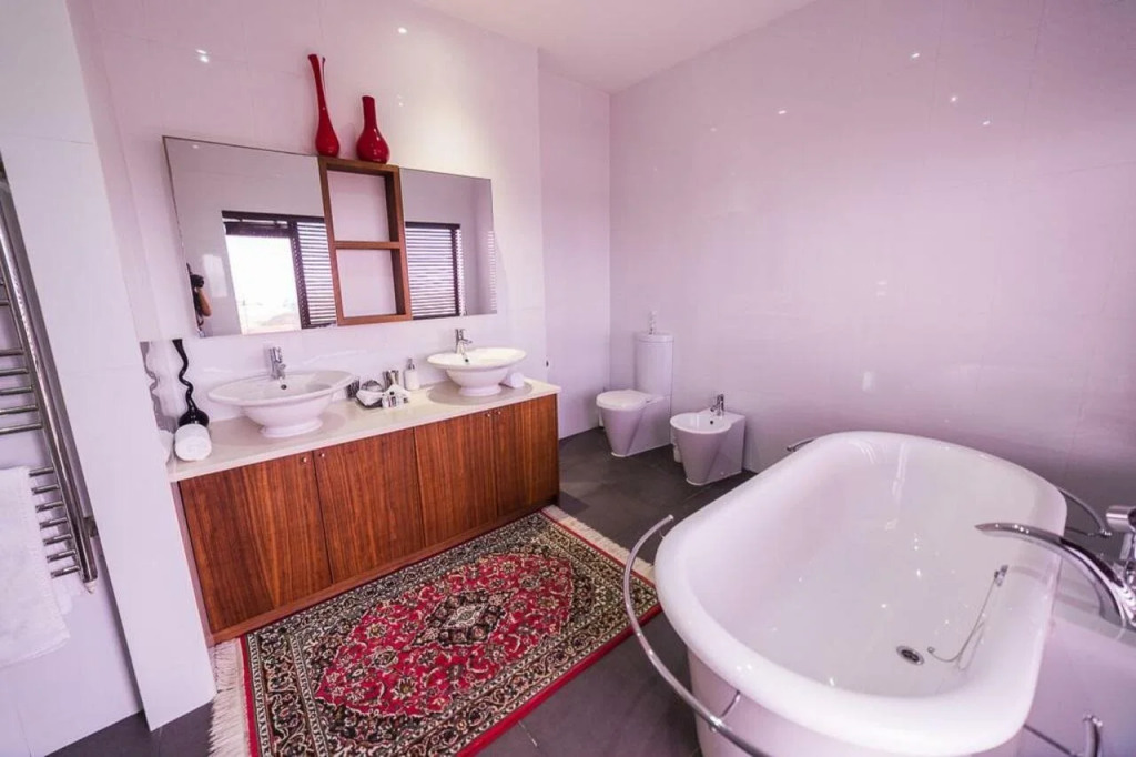 Atlantic Waves Guest House