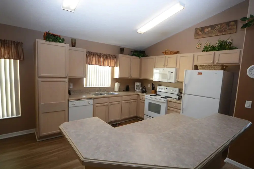 277476 Spa Pool Home With 2-master Suites & Games!