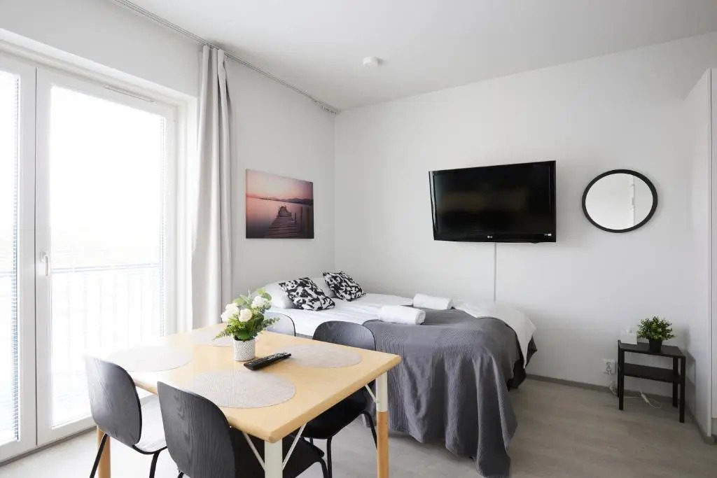 7.kerroksen huoneisto, Wifi + 24/7 check in