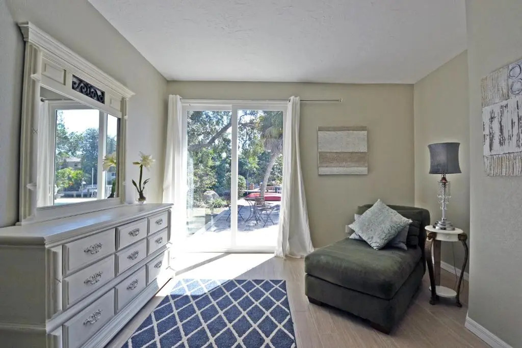 Central - Edgemere 738