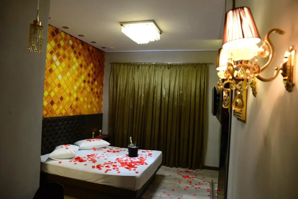 Helus Motel