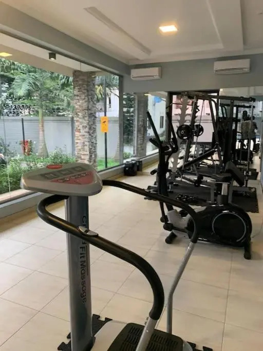 Serviced 3 Bedroom Rental with Pool and Gym