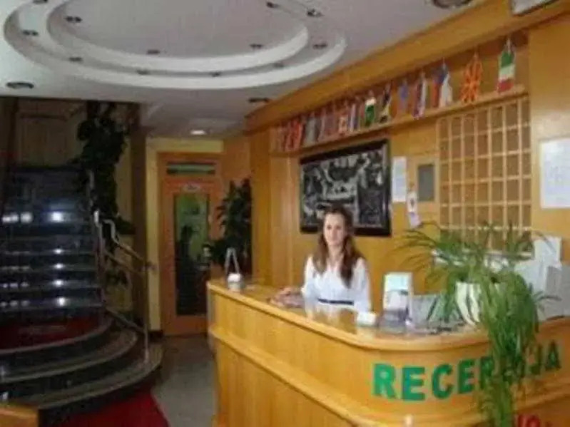 Ada Hotel