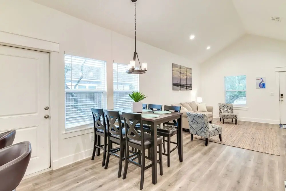 1 Mi to Beach: Retreat w/ Large Yard in Rockport