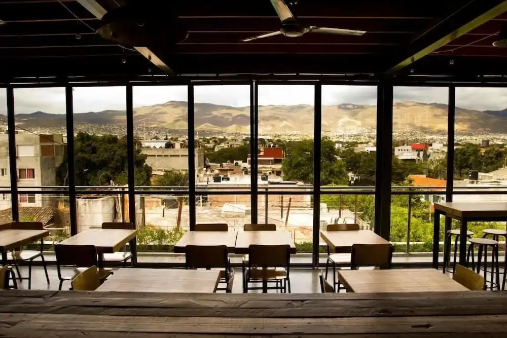 Hotel Hostal Tres Central