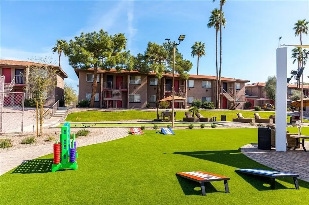 105 Fully Furnished 1BR Suite-Outdoor Pool! by RedAwning
