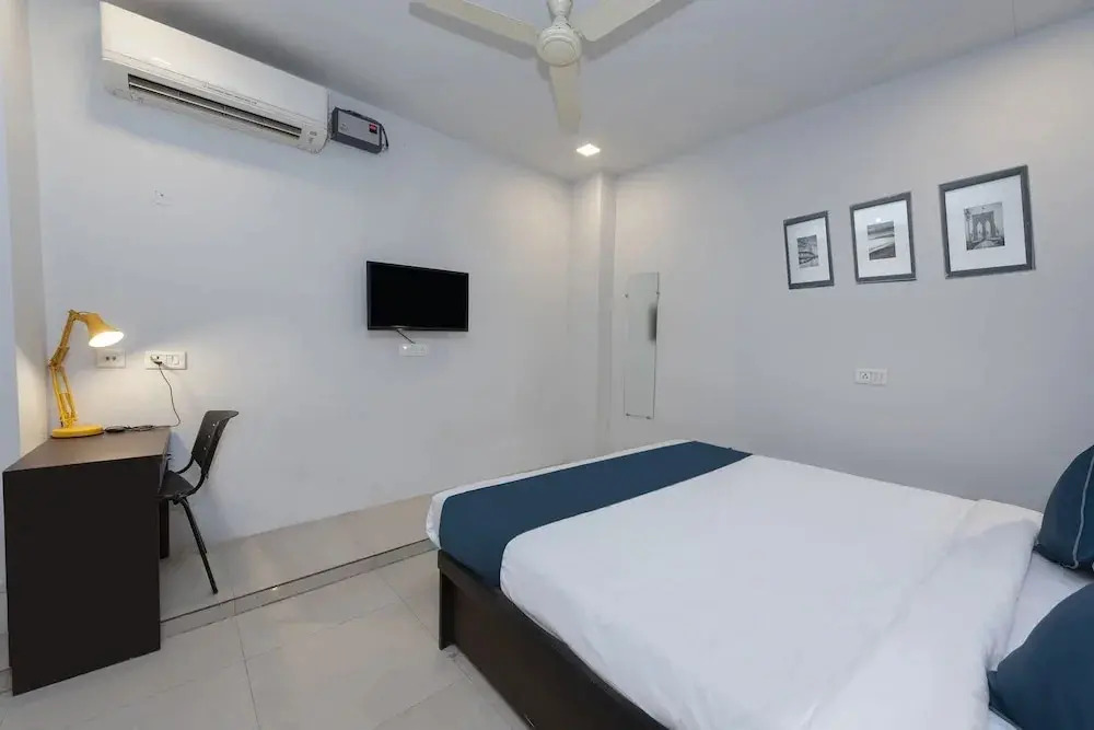 Silver Key Pooth Kalan by OYO Rooms