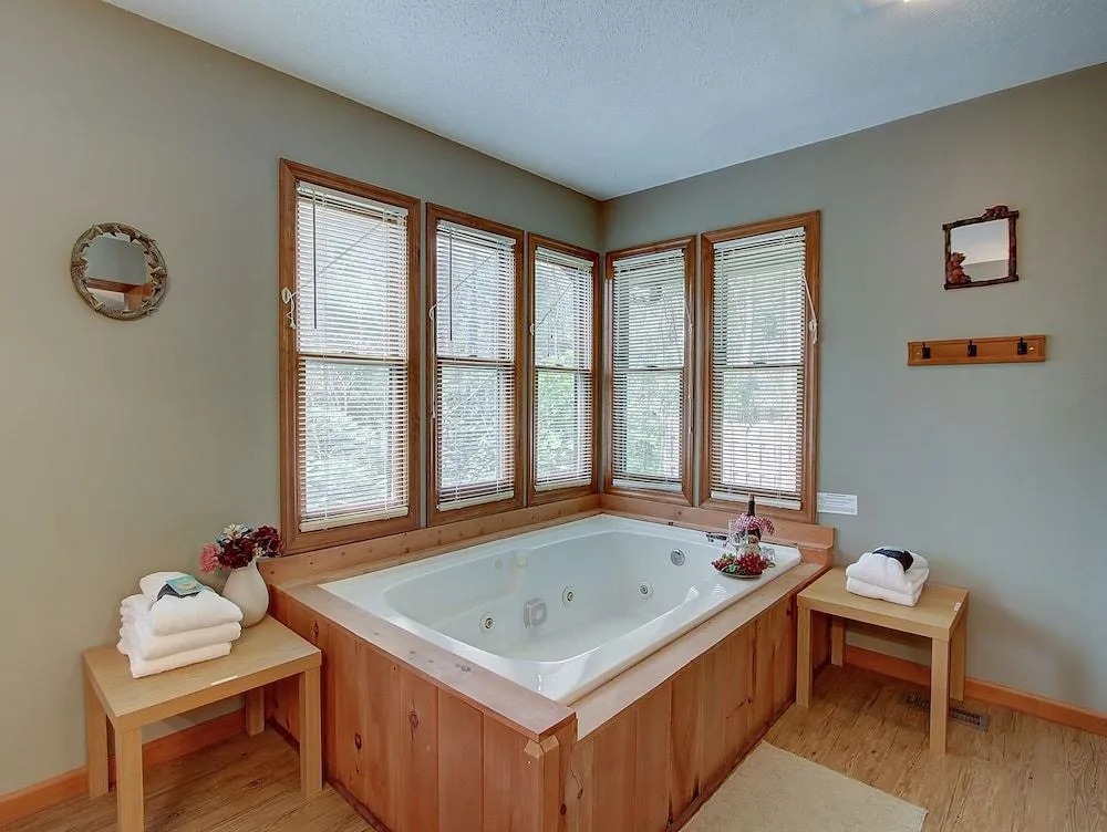 Dreamweaver 1 Bedroom 1 Bathroom Cabin