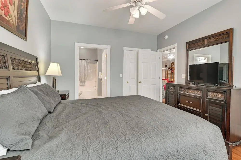3 Mi to Broadway at the Beach: Condo w/ Pool!