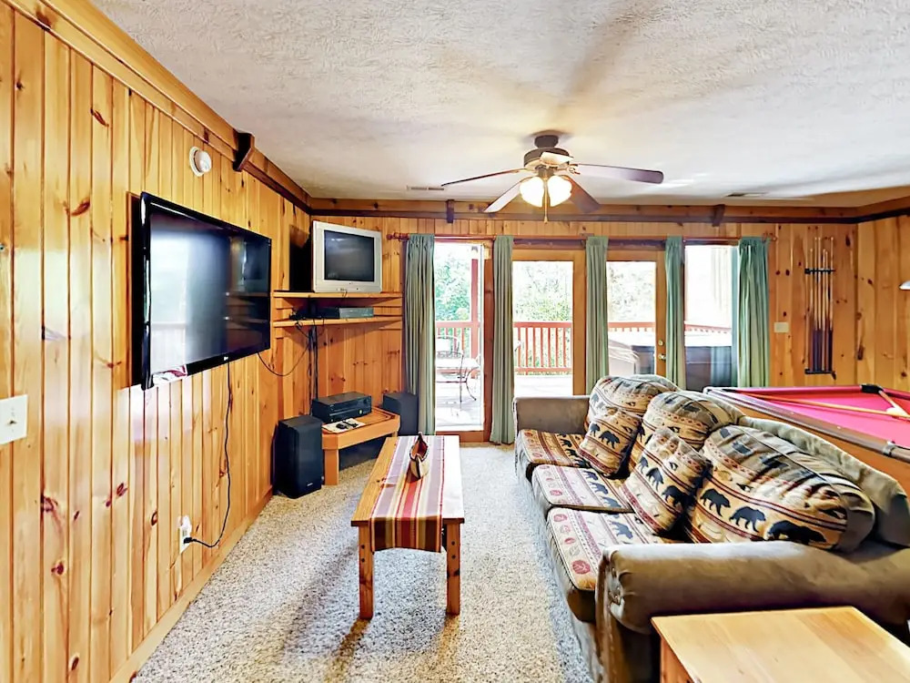 Black Bear Falls Cabin 2 Bedrooms 2 Bathrooms Cabin