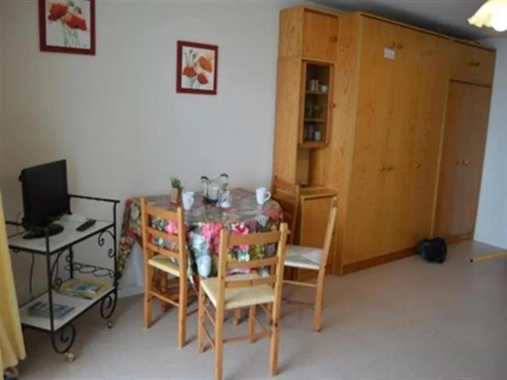 Appartement Saint-Gilles-Croix-de-Vie, 1 pièce, 4 personnes - FR-1-324-46