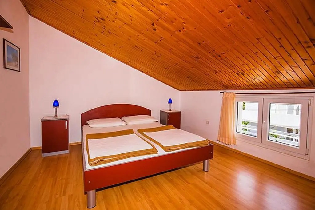 Beautiful apartment with back yard and terrace AE1259 - Apartments Vjenceslava XX