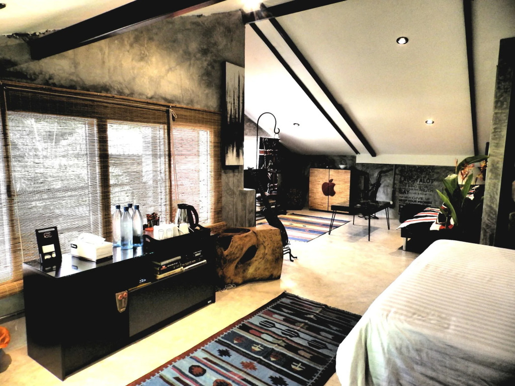 Rice Barn And Rooms