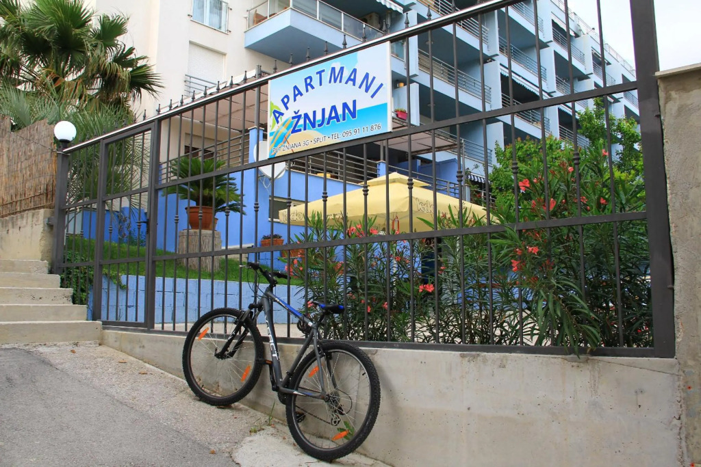 Beachside Apartments Znjan