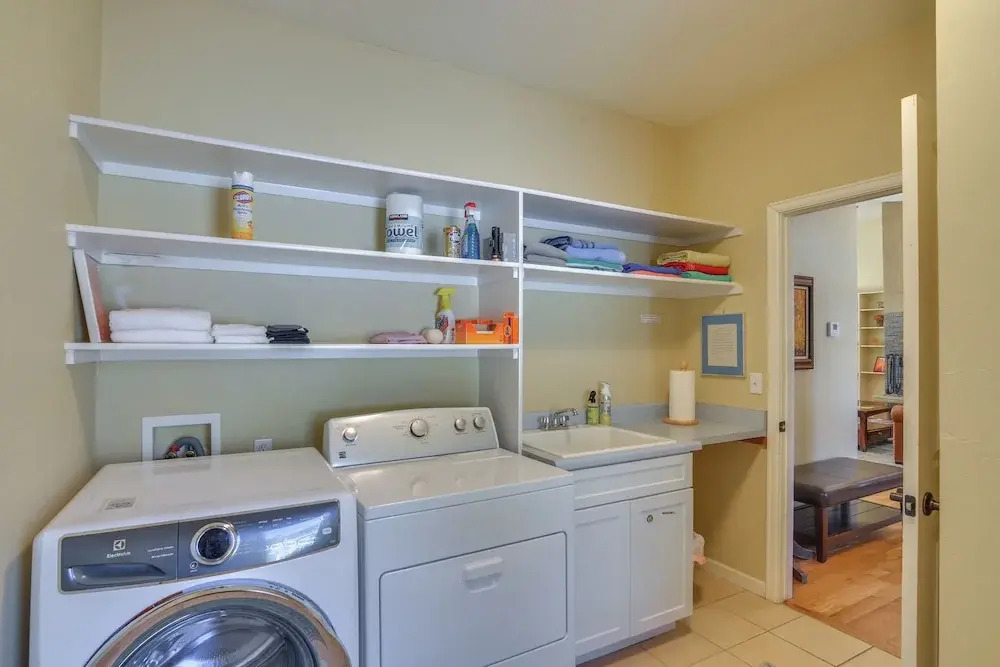 Close to Hot Springs: Chalk Creek Meadows Home!