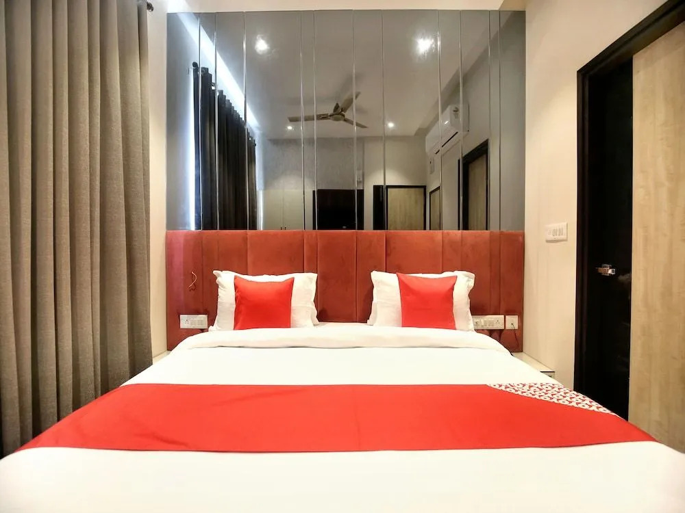 OYO 17084 Hotel Grand Orchid
