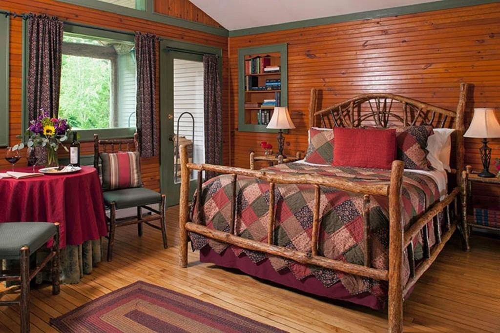 Friends Lake Inn
