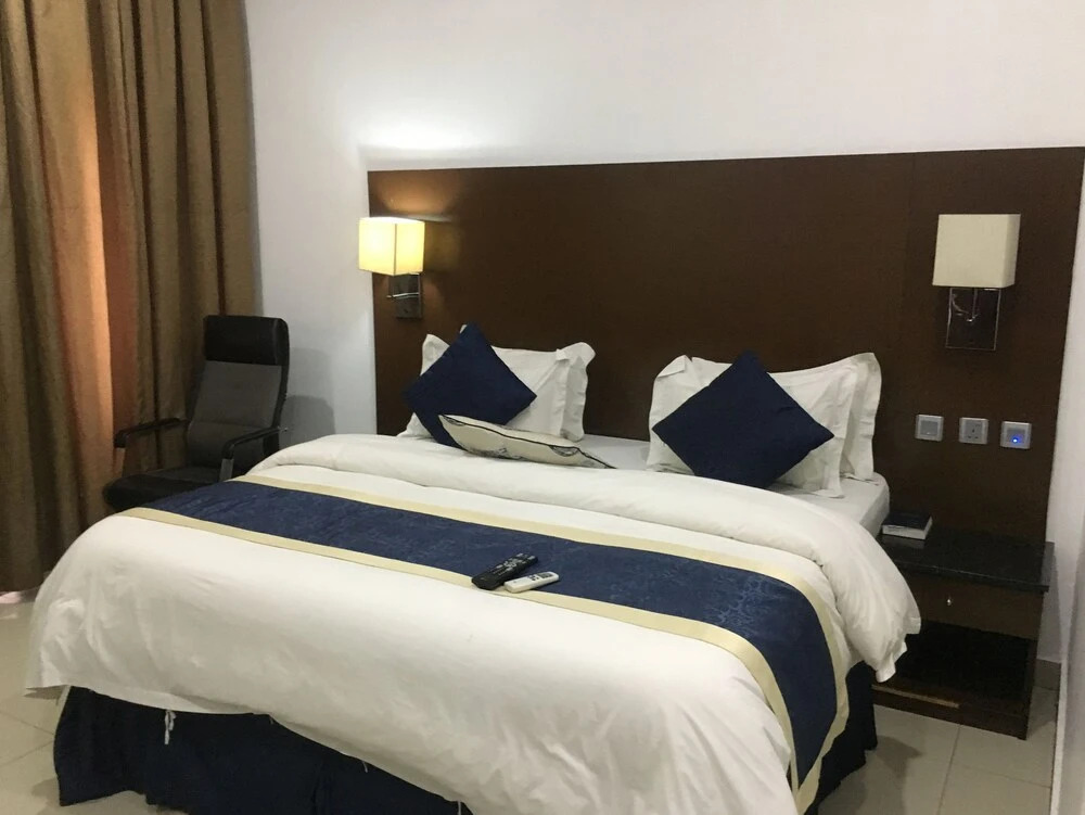 Parktonian Hotel Ikate