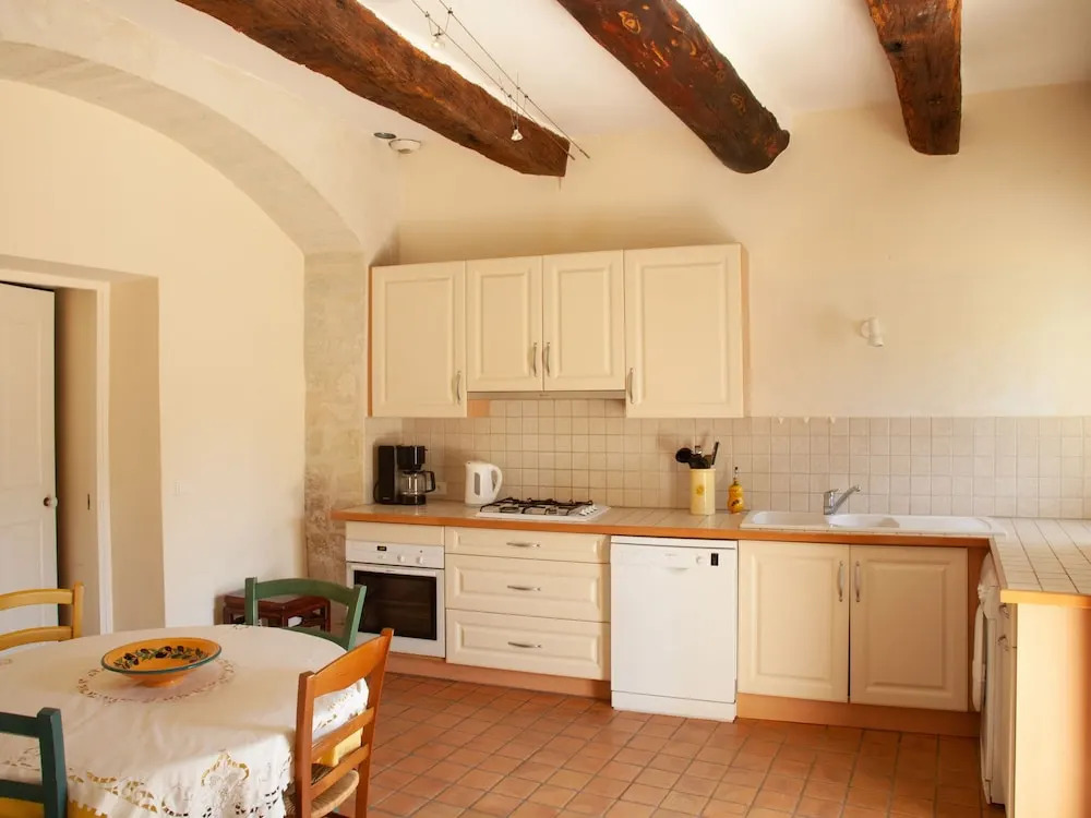 Quaint Holiday Home in Rustrel With Swimming Pool