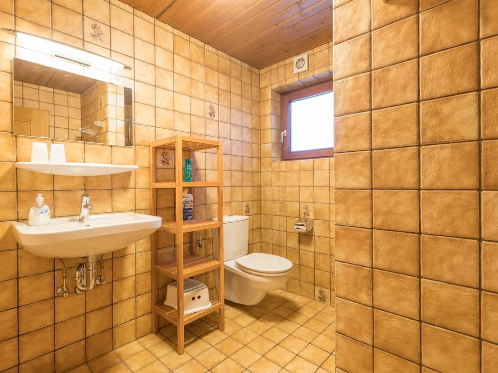 Spacious Chalet With Terrace, Fireplace, Ski Storage, Garden