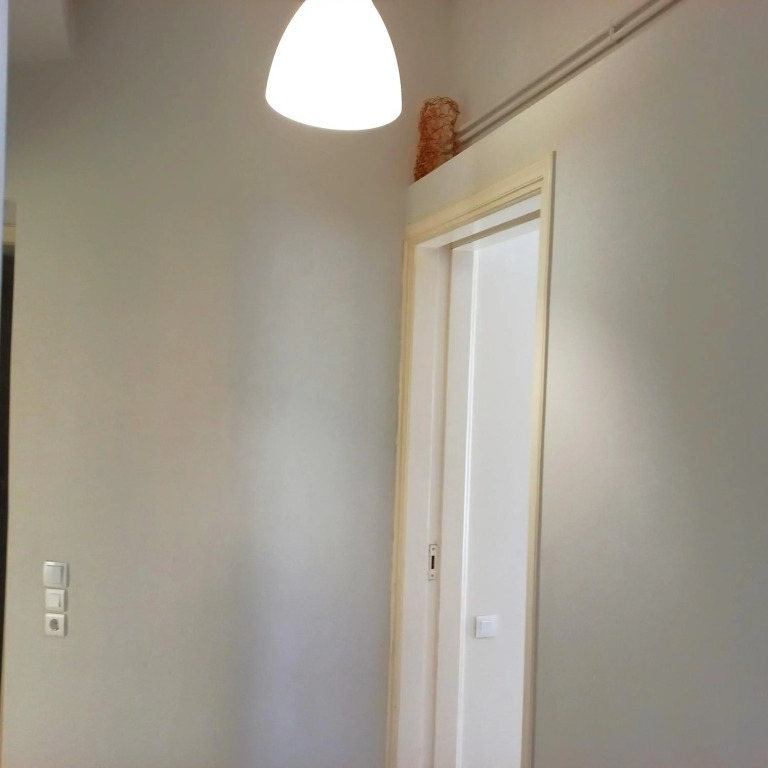 Central, Bright and Comfortable Apartment with balcony