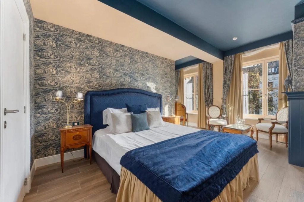 Bordeau Canal Suites
