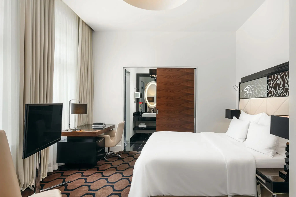 Roomers Berlin Steinplatz, Autograph Collection
