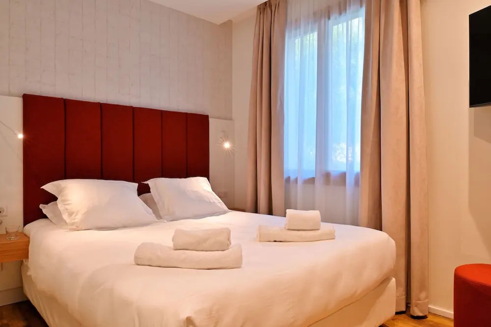 HOTEL SAINT ROCH