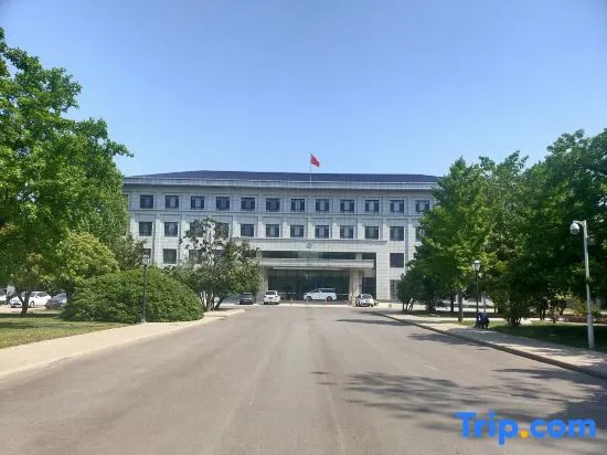 Zhongyuan Oilfield Hotel