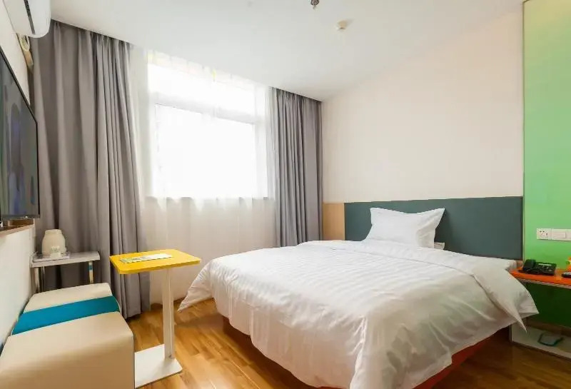 7 Days Inn·Panzhihua Fifty-Four Turntable Center