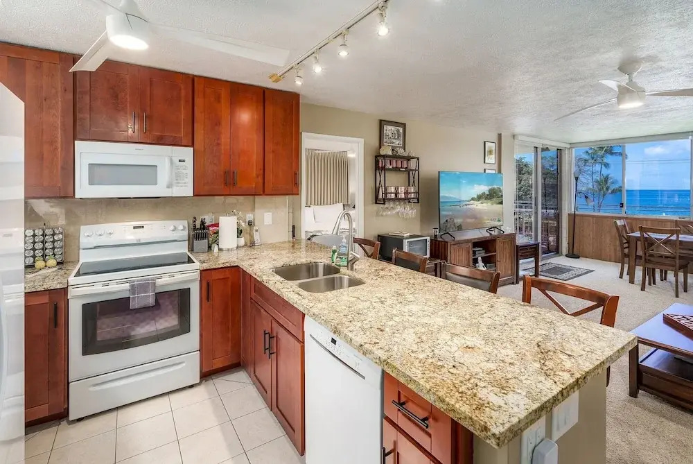 Haleakala Shores A-302 - Stunning Ocean Views, Beautiful Renovation, Wi-fi, & AC