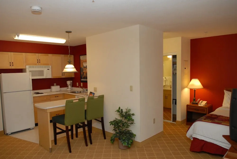 Lakeview Signature Inn Calgary Airport