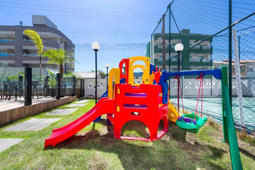 Terrazzo 402B - Apartamento 02 suítes - Acomoda até 06 pessoas - À poucos metros da praia de Bombas