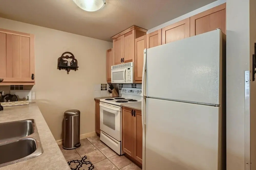Passage Point 326 1 Bedroom Condo by RedAwning