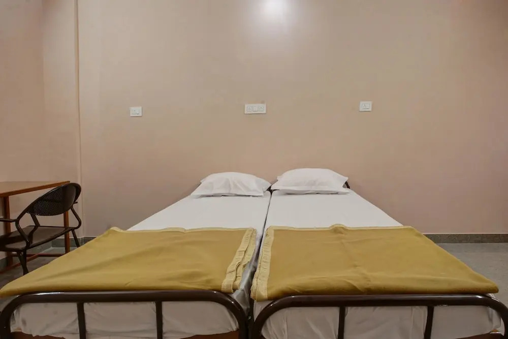 Sri Rugmani Residency by OYO Rooms
