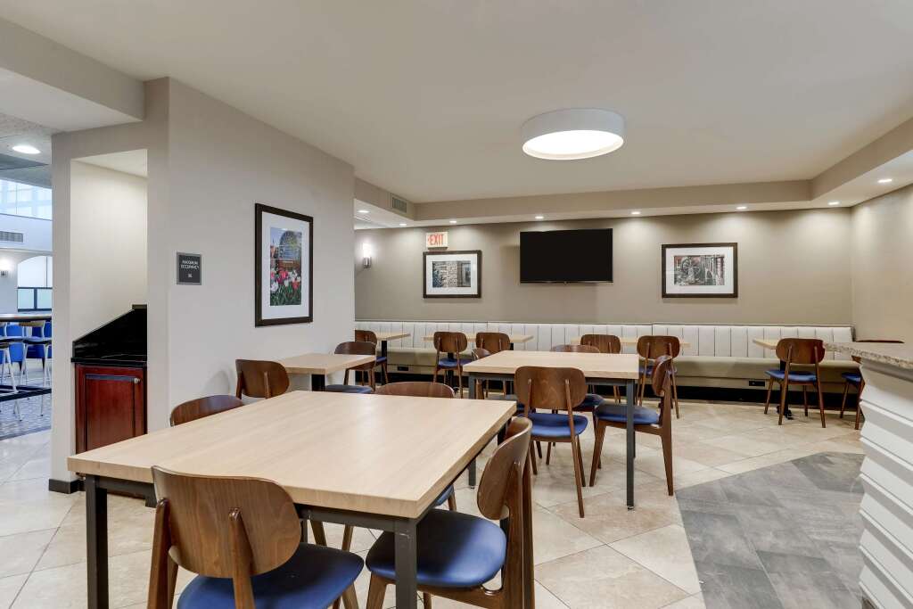Drury Inn & Suites St. Louis St. Peters