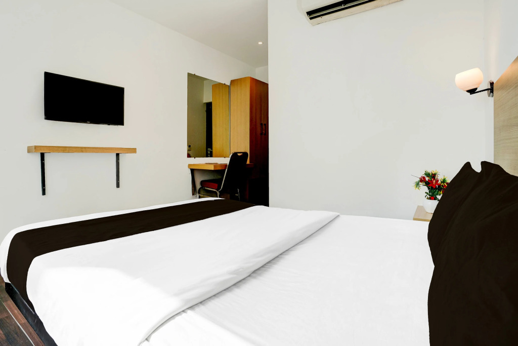 Townhouse PBG Mall Vashi