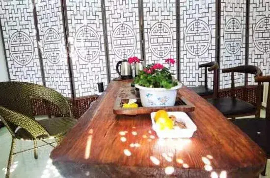 Jizu Mountain Climbing Tree Inn