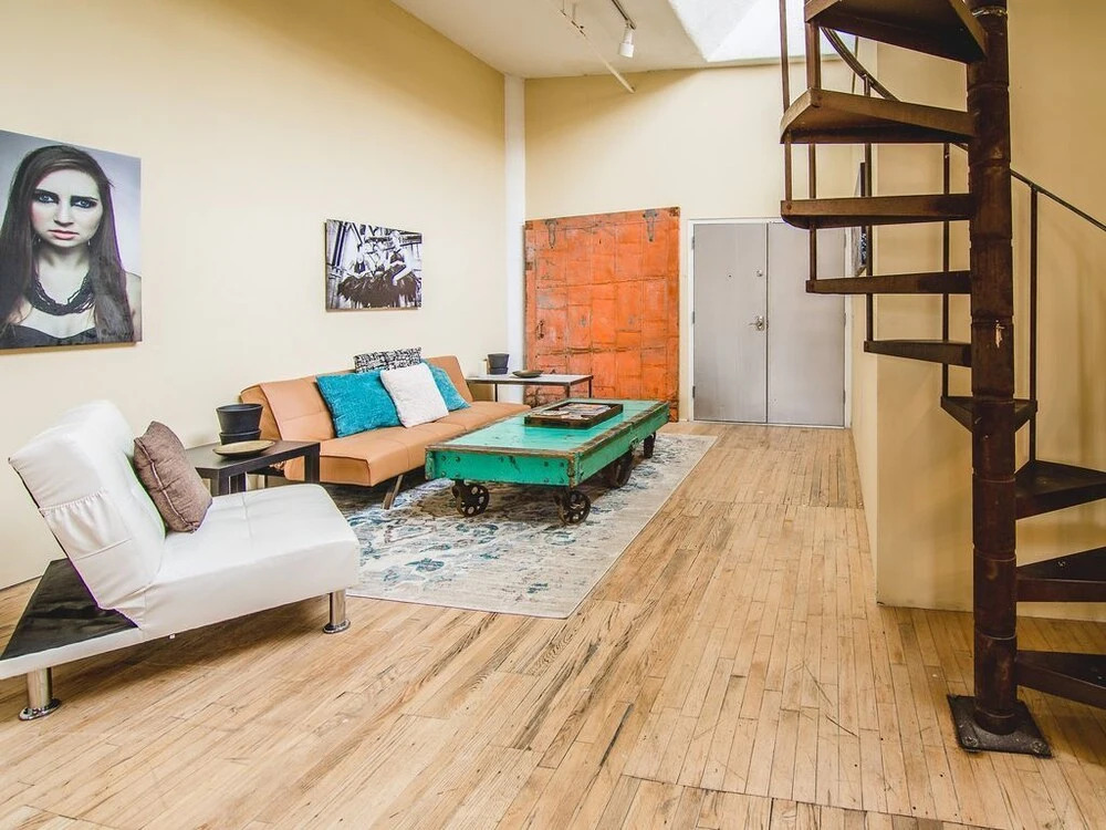 Penthouse Loft in The Heart of Downtown