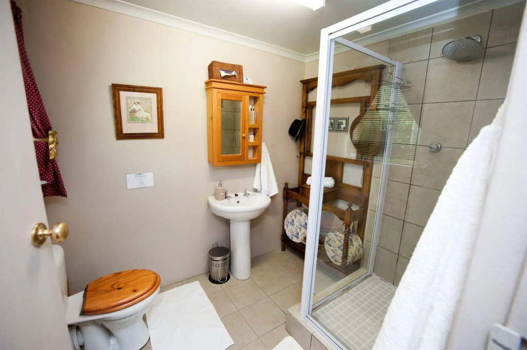 $@Flo-Ben Guest House