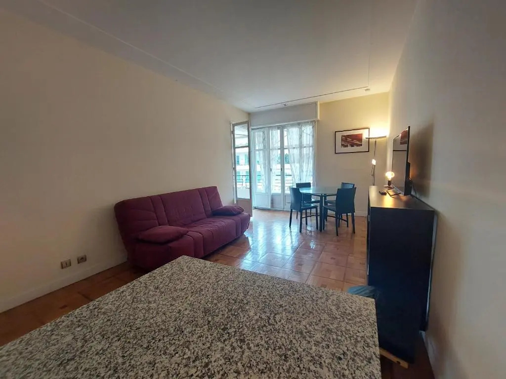 BH - CAPITOL - Central 2 Bedrooms 5 Peoples