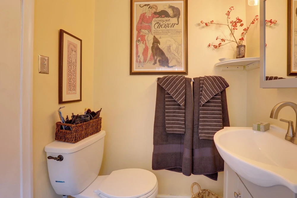 Hot Tub & Grill: Pet-friendly Apt, Walk to Midtown