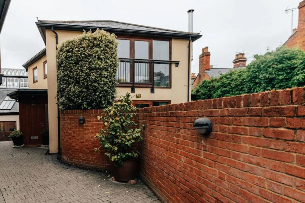 The Herringbone - 3 Bed With Parking Pet Friendly