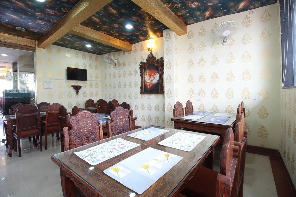 OYO 10453 Hotel Paradise