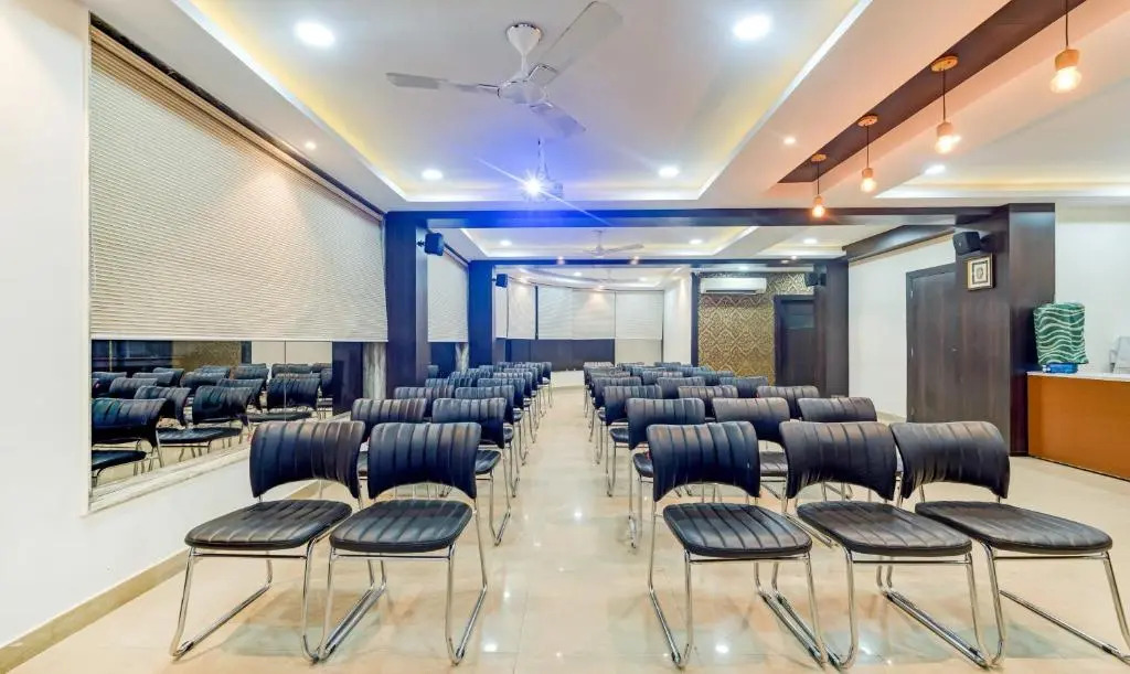 Itsy Hotels Neeranand Plaza, Bhawanipur