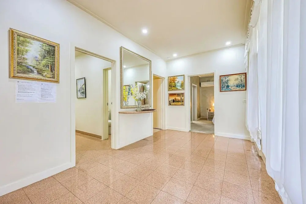 StayAU Spacious 6BR McKinnon Pool Home