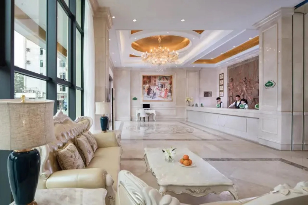 Vienna Hotel (Shenzhen Longgang Xinsheng Metro Station Branch)