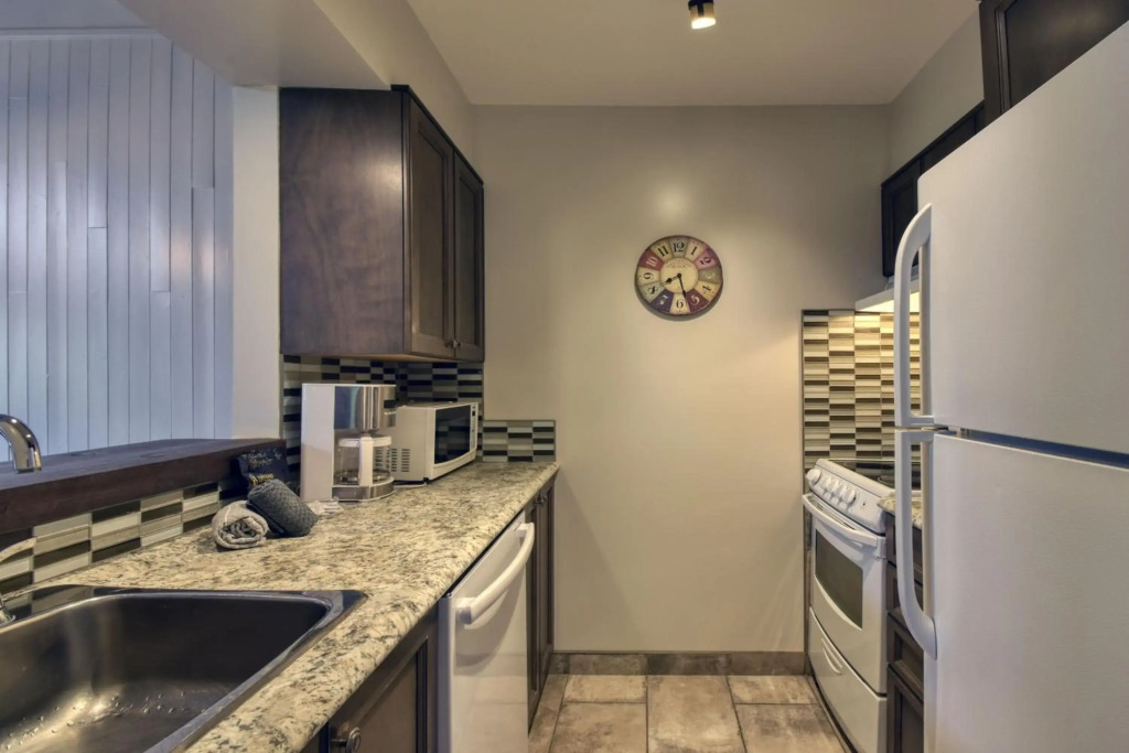 Stunning Condo - View on Lake Tremblant & Mountain