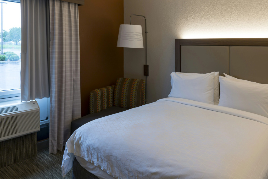 Holiday Inn Express Hotel & Suites Hillview by IHG