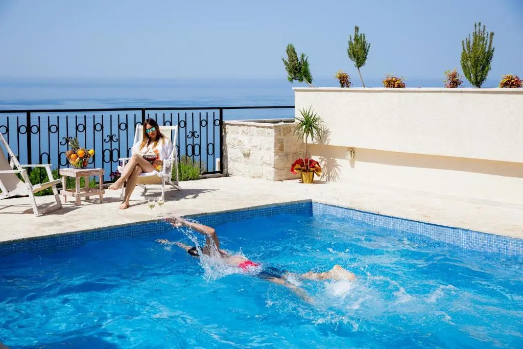 Sunny Villas